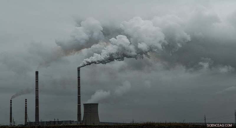 EU Carbon Emission Scheme Advances Despite Falling Carbon Prices