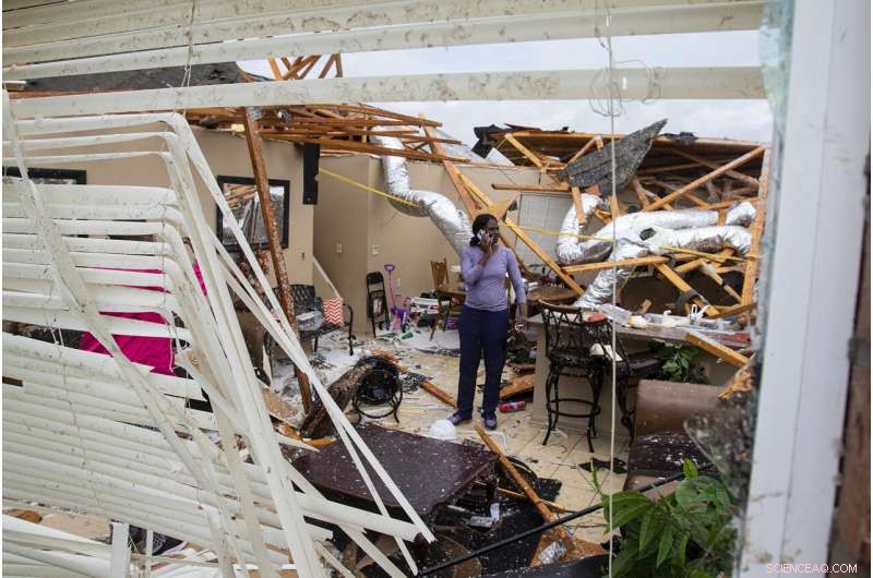 Easter Storms Ravage Southern U.S., Claiming 20 Lives