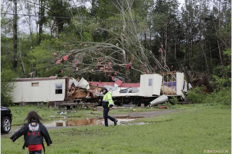 Easter Storms Ravage Southern U.S., Claiming 20 Lives