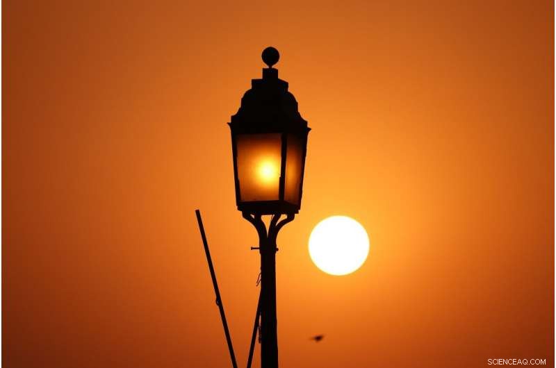 South Asia Grapples with Dual Threat: Rising Heatwaves and Air Pollution