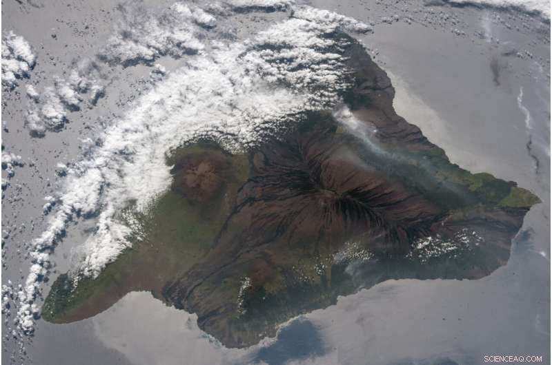 Study Links Heavy Rainfall to 2018 Kīlauea Volcano Eruption