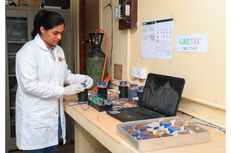 Advanced Modeling of Gas Diffusion in Aggregated Soils