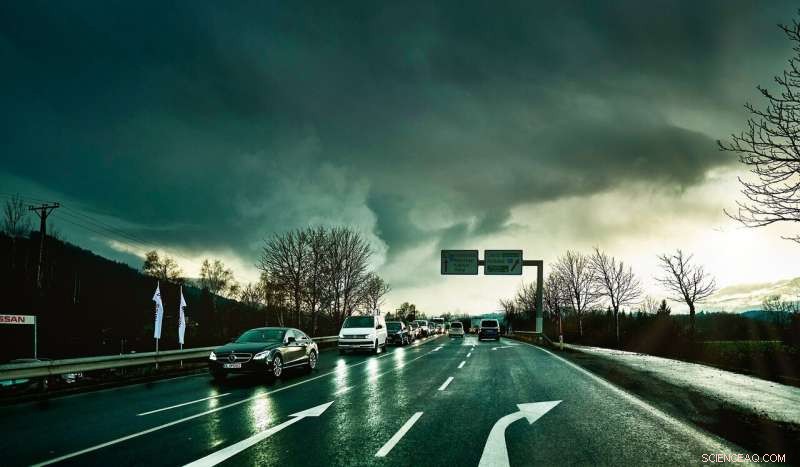 UK Traffic Pollution Falls During Lockdown, but Urban Ozone Levels Rise, Warns Research