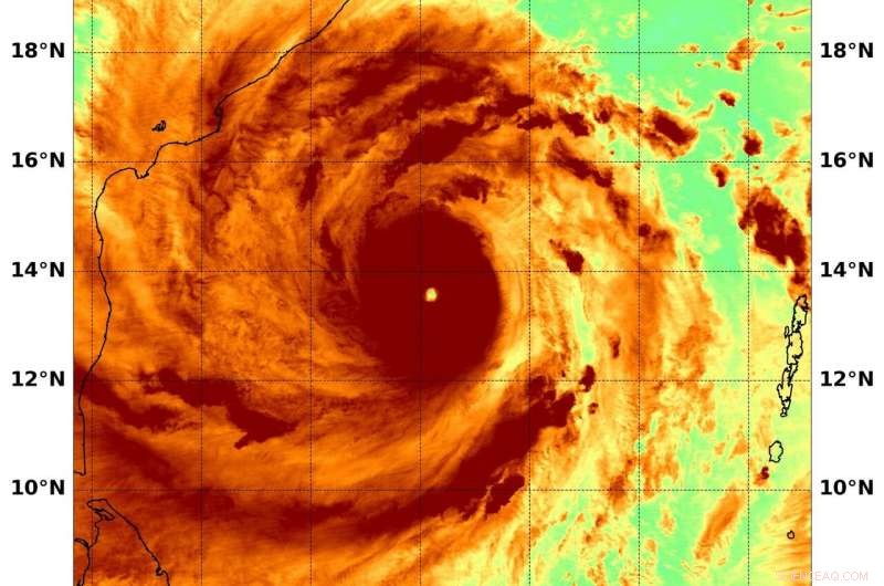 NASA Discovers Dense Rings of Heavy Water Vapor Around Cyclone Amphan’s Eye