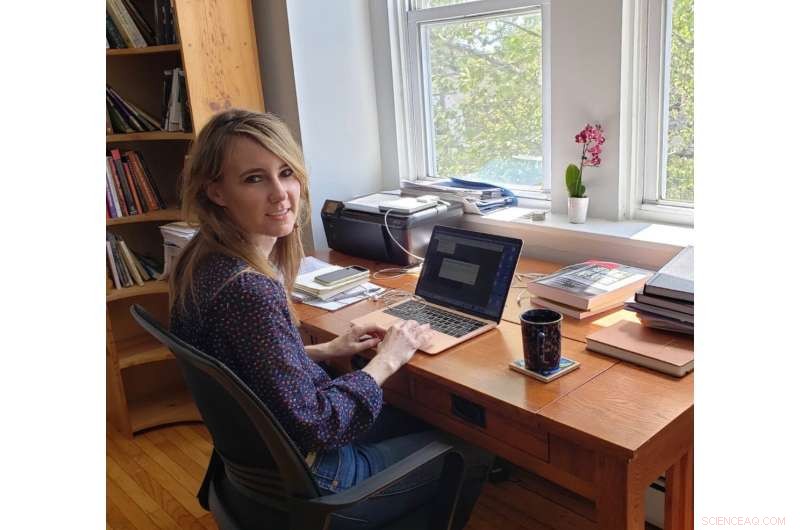 Life, Death, and the Litter Layer: Amazon s War on Drugs