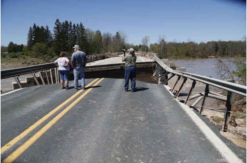 Massive Michigan Flood Forces Thousands to Evacuate, Threatens Superfund Site