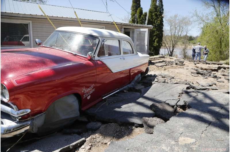 Massive Michigan Flood Forces Thousands to Evacuate, Threatens Superfund Site