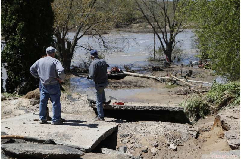 Massive Michigan Flood Forces Thousands to Evacuate, Threatens Superfund Site