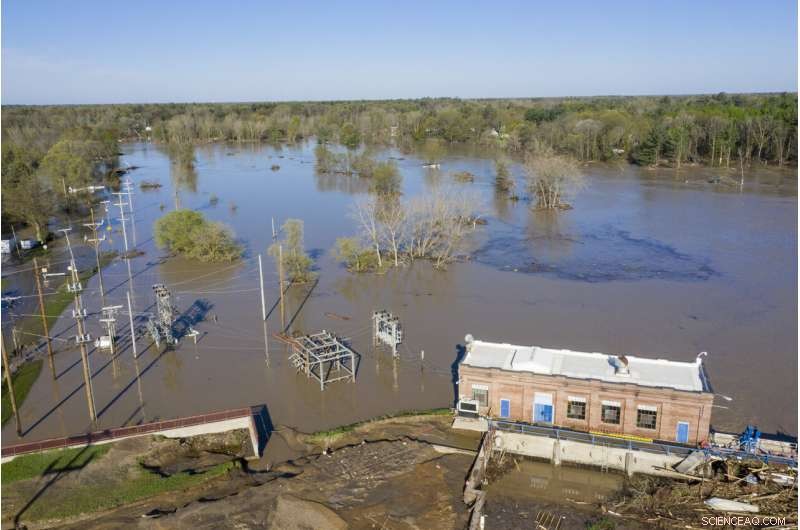 Massive Michigan Flood Forces Thousands to Evacuate, Threatens Superfund Site