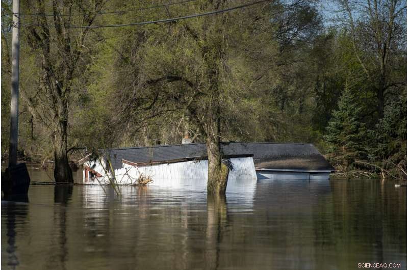 Massive Michigan Flood Forces Thousands to Evacuate, Threatens Superfund Site