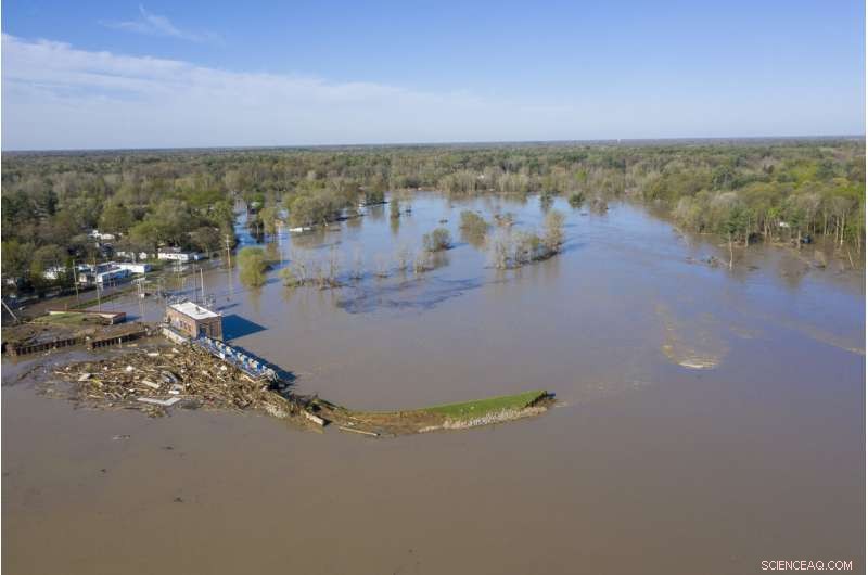 Massive Michigan Flood Forces Thousands to Evacuate, Threatens Superfund Site