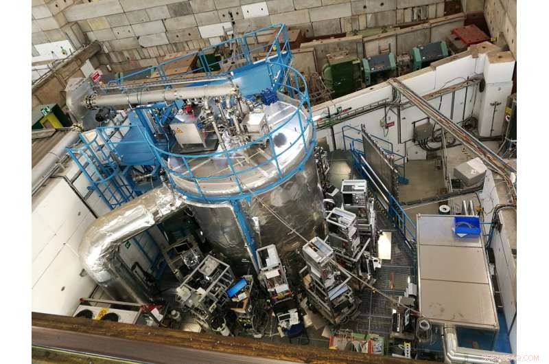 Why Cold Climates Intensify Urban Smog: The Role of Aerosol Particle Growth