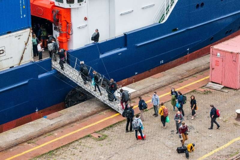 Virus Outbreak Challenges Record-Breaking Arctic Expedition