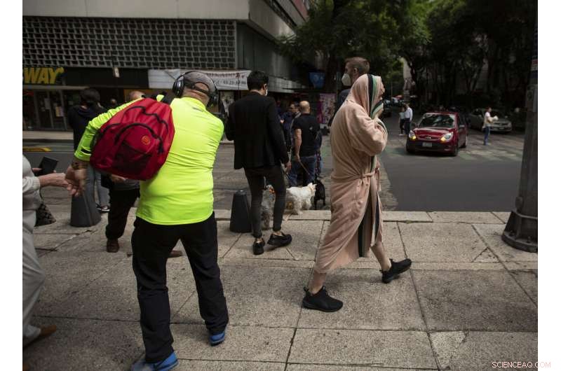 Severe 7.5‑Magnitude Earthquake Rocks Southern Mexico, Killing at Least 5