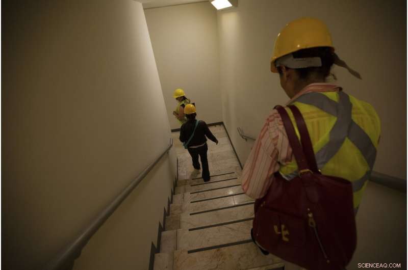 Severe 7.5‑Magnitude Earthquake Rocks Southern Mexico, Killing at Least 5