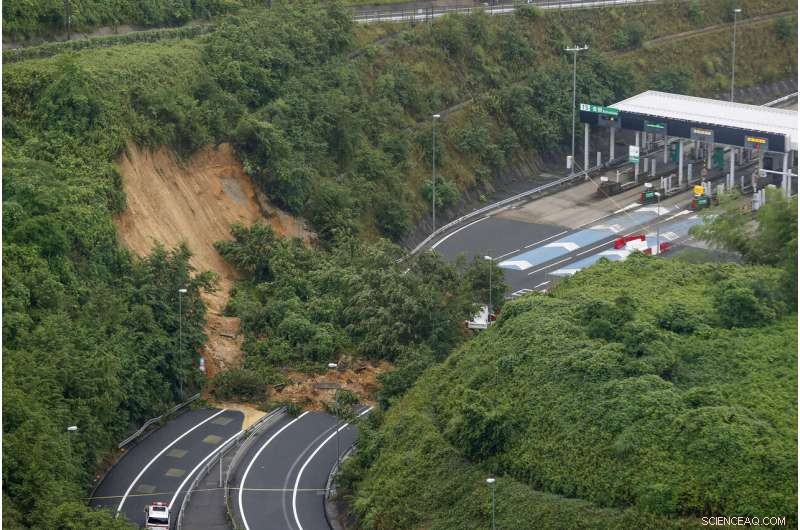 Heavy Rain in Central Japan Triggers Floods and Mudslides, Southern Areas Face Increased Damage