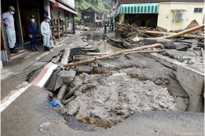 Heavy Rain in Central Japan Triggers Floods and Mudslides, Southern Areas Face Increased Damage