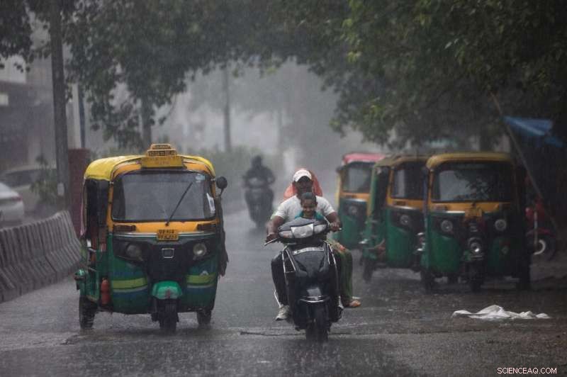 Monsoon Flood Death Toll Rises, Hindering South Asia s Virus Response