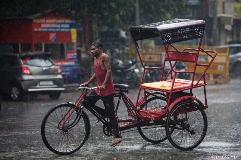 Monsoon Flood Death Toll Rises, Hindering South Asia s Virus Response