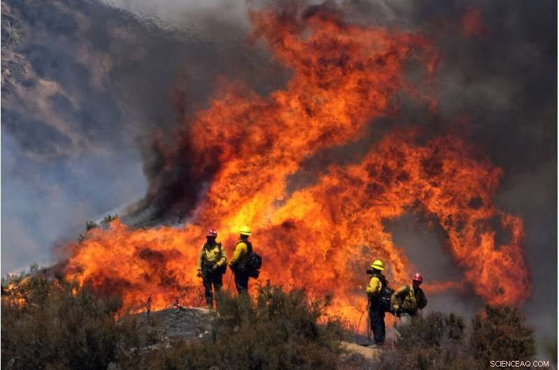 Southern California s Largest 2020 Wildfire Keeps Burning