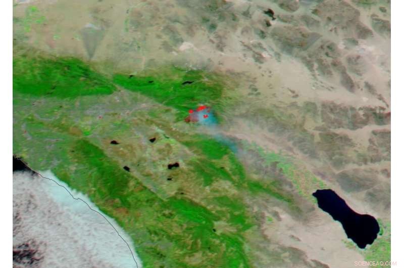 NASA s Aqua Satellite Captures Dual Views of the Apple Fire