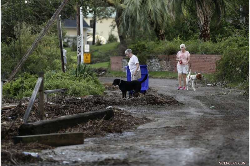 Tropical Storm Isaias Hits Eastern U.S., Causing Six Fatalities