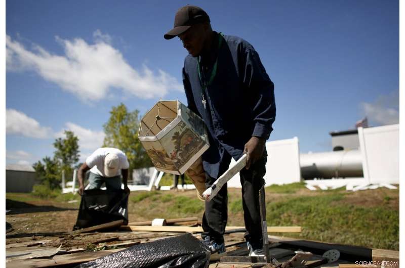 Tropical Storm Isaias Hits Eastern U.S., Causing Six Fatalities