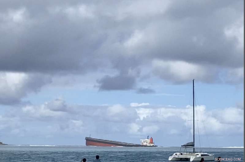 Mauritius Mobilizes Rapid Response to Contain MV Wakashio Oil Spill and Safeguard Coastline