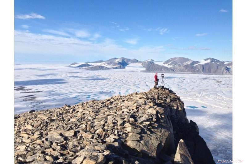 Canada s Last Intact Ice Shelf Collapses Amid Arctic Warming