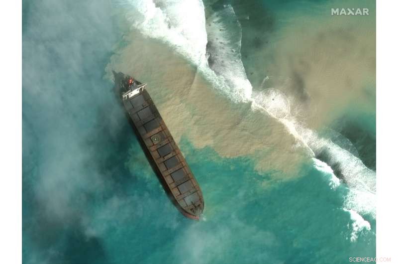 Mauritius Declares Emergency After MV Wakashio Stranded Ship Spills Fuel