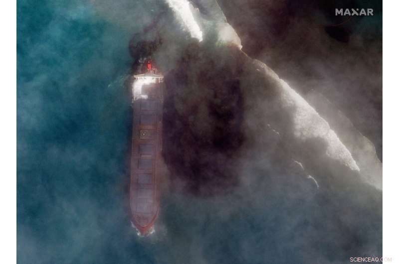 Mauritius Declares Emergency After MV Wakashio Stranded Ship Spills Fuel