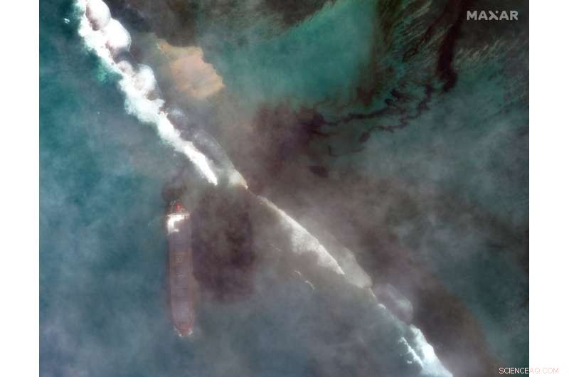 Mauritius Declares Emergency After MV Wakashio Stranded Ship Spills Fuel