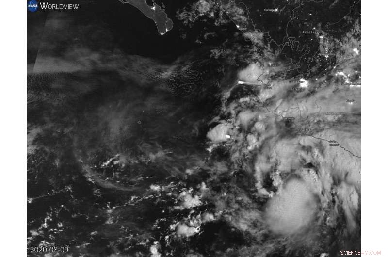 NASA‑NOAA Night‑Time Satellite Animation Highlights Hurricane Elida’s Intensity Surge