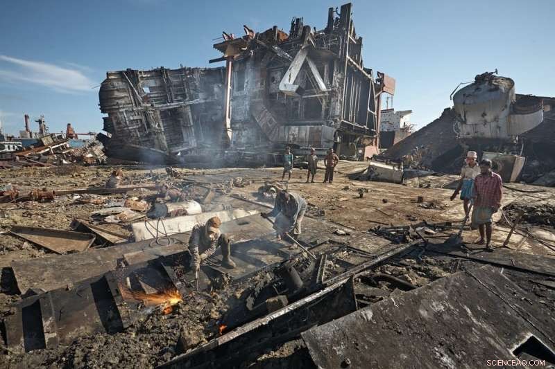 Safely Recycling Massive Ships: Sustainable & Eco‑Friendly Solutions