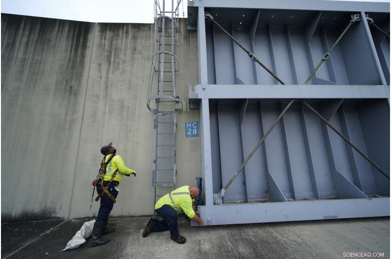 Gulf Coast Braces for Tropical Storm Laura s Potential Upgrade to Hurricane