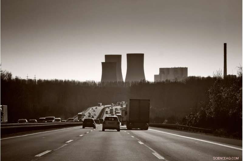 New Road Map Cuts Vehicle Emissions: Researchers Lead the Way