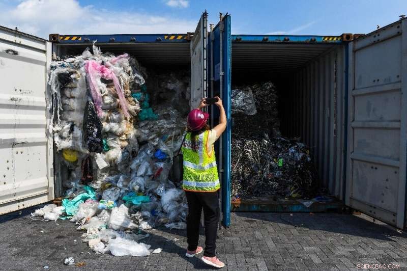 Illicit Recycling Schemes Exploit Surge in Global Plastic Waste