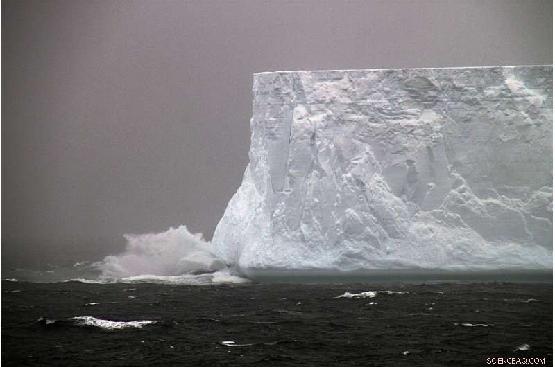 Strong Link Between Southern Ocean and Antarctic Ice Extent in Past Greenhouse Periods