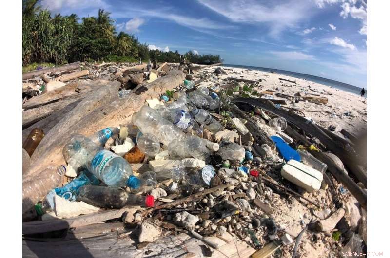 Indonesia’s Coastal Communities Face the Full Impact of Ocean Plastic