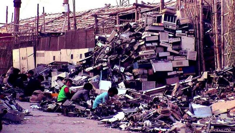 Cadmium Exposure Among Waste Pickers Is Four Times Higher Than Average