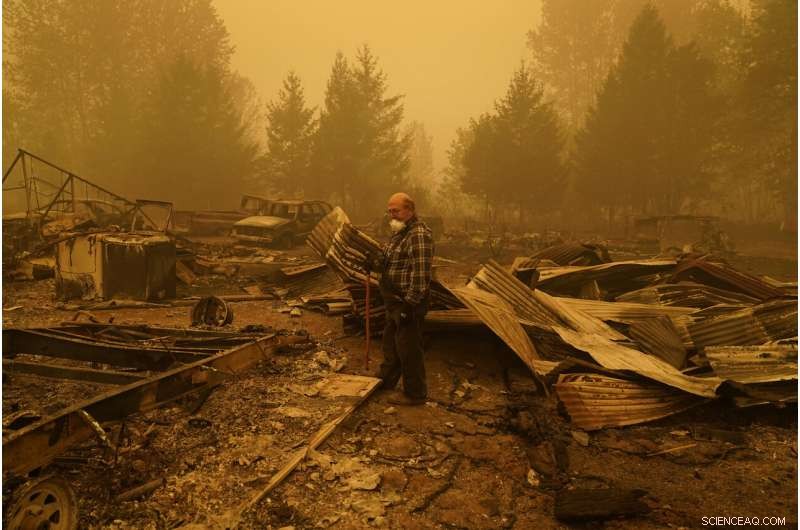 West Coast Suffers Smoke Crisis as Wildfire Fatalities Climb