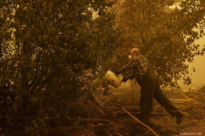 West Coast Suffers Smoke Crisis as Wildfire Fatalities Climb