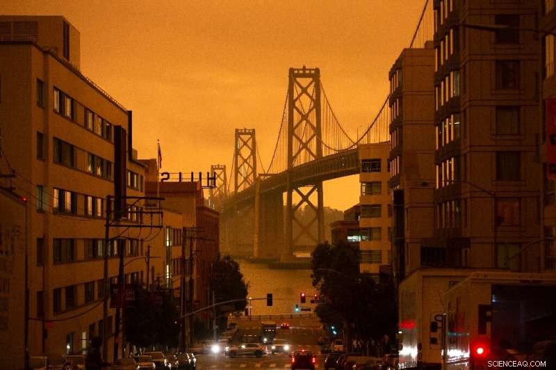 US Prepares for Escalating West Coast Wildfire Fatalities