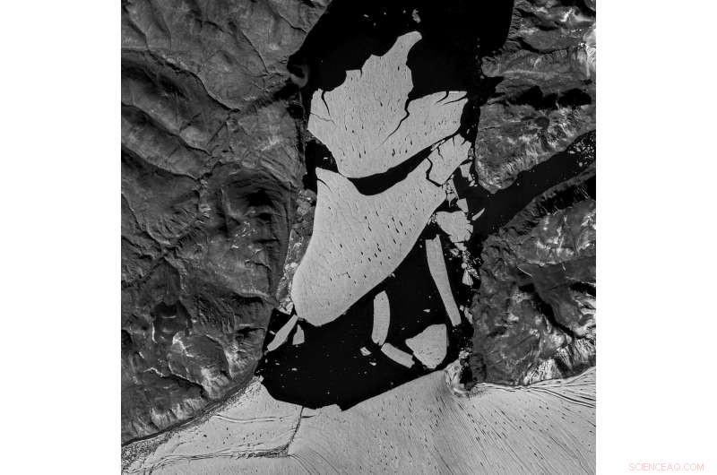 Massive Ice Cap Fragment Detected Breaking Free in Greenland