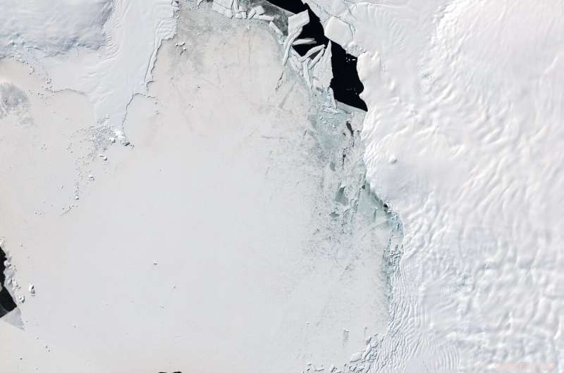 Antarctica: Ice Cracks Threaten Major Glaciers