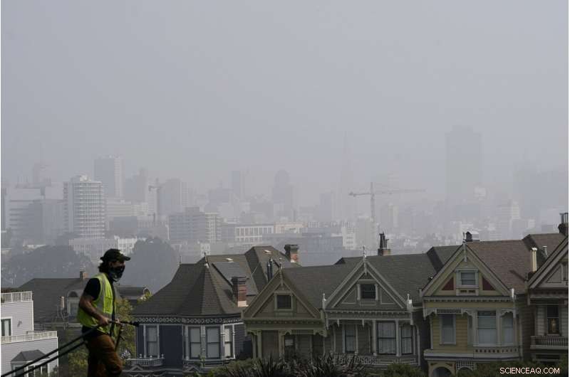 West Coast Wildfire Smoke Continues to Penetrate Homes, Air Quality Remains Hazardous