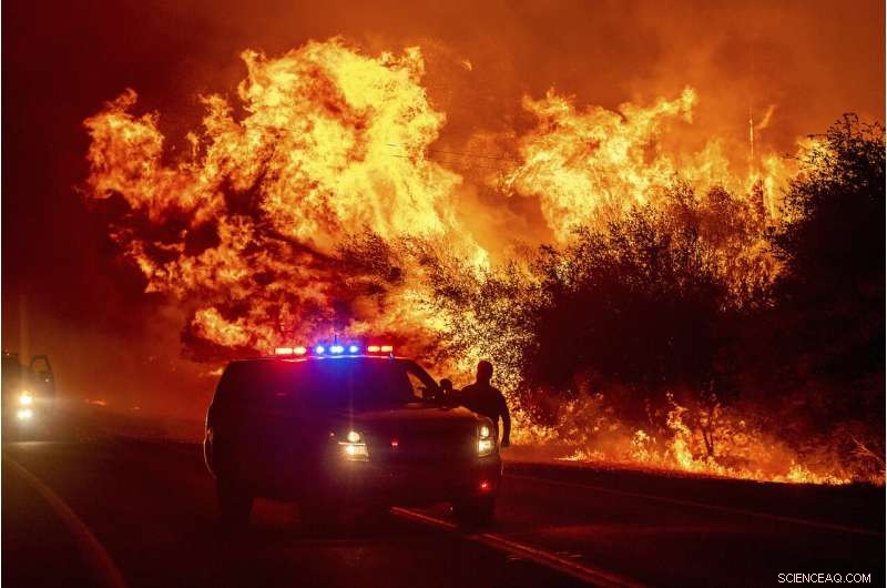 Lightning Storms and Easterly Winds: The Catalyst Behind Escalating Wildfires
