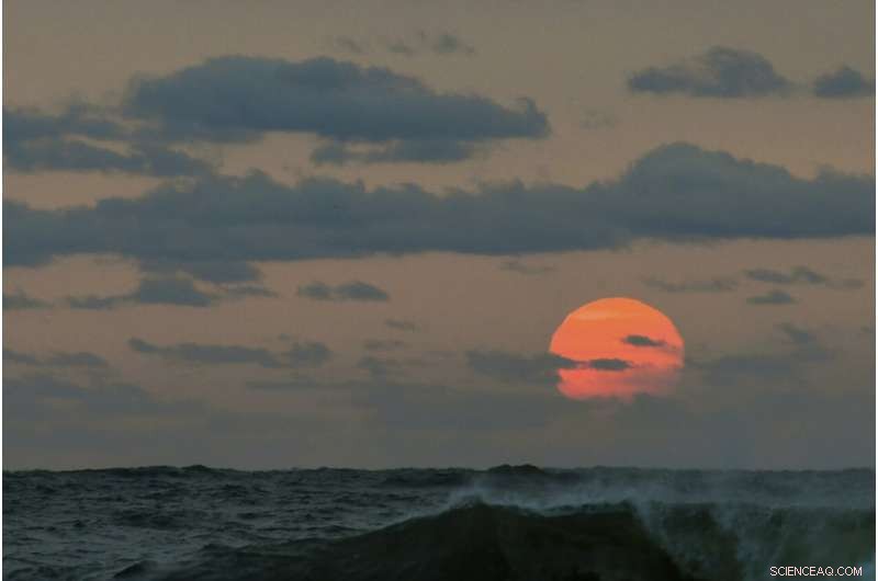Western Wildfire Smoke Blurs East Coast Skies, Creates Vivid Sunsets