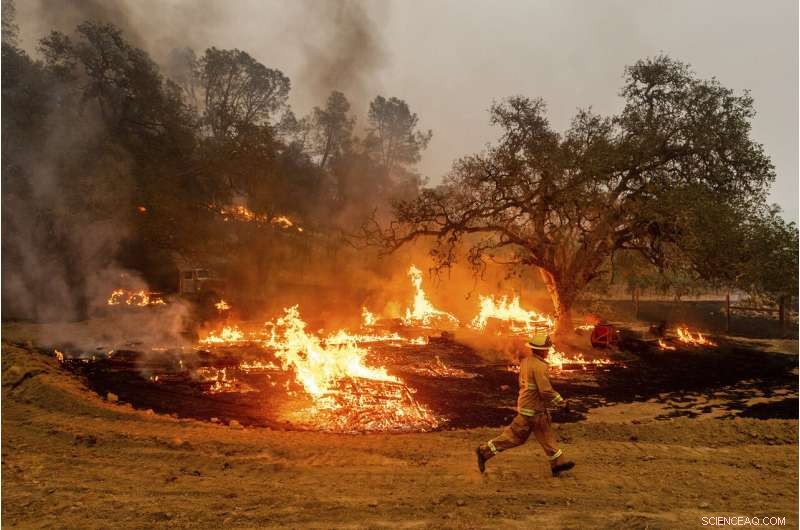 California Faces Ongoing Wildfire Threat Despite Improved Weather