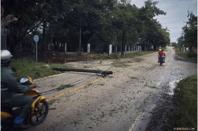 Louisiana Prepares for Hurricane Delta: Expert Analysis & Community Readiness